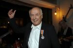 Hilversum 5 januari 2020
Peter Koelewijn krijgt een lintje van Burgemeester Pieter Broertjes.
Event vond plaats in de wisseloord studios.