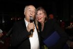 Hilversum 5 januari 2020
Peter Koelewijn krijgt een lintje van Burgemeester Pieter Broertjes.
Event vond plaats in de wisseloord studios. Peter met zijn vrouw