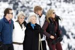 Lech 25 februari 2020
Fotouurtje Koninklijke familie. Aanwezig Koning Willem Alexander Koningin Maxima Prinses Amalia Alexia Ariane Prinses Beatrix Prins Constantijn Prinses laurentien Gravin Eloise Graaf Claus Casimir en Gravin Leonore .