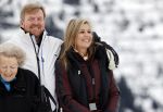 Lech 25 februari 2020
Fotouurtje Koninklijke familie. Aanwezig Koning Willem Alexander Koningin Maxima Prinses Amalia Alexia Ariane Prinses Beatrix Prins Constantijn Prinses laurentien Gravin Eloise Graaf Claus Casimir en Gravin Leonore .