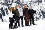 Lech 25 februari 2020
Fotouurtje Koninklijke familie. Aanwezig Koning Willem Alexander Koningin Maxima Prinses Amalia Alexia Ariane Prinses Beatrix Prins Constantijn Prinses laurentien Gravin Eloise Graaf Claus Casimir en Gravin Leonore .