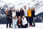 Lech 25 februari 2020
Fotouurtje Koninklijke familie. Aanwezig Koning Willem Alexander Koningin Maxima Prinses Amalia Alexia Ariane Prinses Beatrix Prins Constantijn Prinses laurentien Gravin Eloise Graaf Claus Casimir en Gravin Leonore .