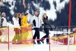 Lech 25 februari 2020
Fotouurtje Koninklijke familie. Aanwezig Koning Willem Alexander Koningin Maxima Prinses Amalia Alexia Ariane Prinses Beatrix Prins Constantijn Prinses laurentien Gravin Eloise Graaf Claus Casimir en Gravin Leonore .
