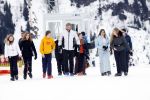 Lech 25 februari 2020
Fotouurtje Koninklijke familie. Aanwezig Koning Willem Alexander Koningin Maxima Prinses Amalia Alexia Ariane Prinses Beatrix Prins Constantijn Prinses laurentien Gravin Eloise Graaf Claus Casimir en Gravin Leonore .
