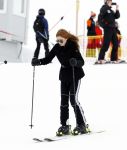 Lech 25 februari 2020
Fotouurtje Koninklijke familie. Aanwezig Koning Willem Alexander Koningin Maxima Prinses Amalia Alexia Ariane Prinses Beatrix Prins Constantijn Prinses laurentien Gravin Eloise Graaf Claus Casimir en Gravin Leonore .