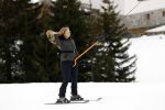 Lech 25 februari 2020
Fotouurtje Koninklijke familie. Aanwezig Koning Willem Alexander Koningin Maxima Prinses Amalia Alexia Ariane Prinses Beatrix Prins Constantijn Prinses laurentien Gravin Eloise Graaf Claus Casimir en Gravin Leonore .