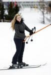 Lech 25 februari 2020
Fotouurtje Koninklijke familie. Aanwezig Koning Willem Alexander Koningin Maxima Prinses Amalia Alexia Ariane Prinses Beatrix Prins Constantijn Prinses laurentien Gravin Eloise Graaf Claus Casimir en Gravin Leonore .