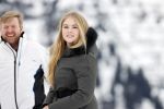 Lech 25 februari 2020
Fotouurtje Koninklijke familie. Aanwezig Koning Willem Alexander Koningin Maxima Prinses Amalia Alexia Ariane Prinses Beatrix Prins Constantijn Prinses laurentien Gravin Eloise Graaf Claus Casimir en Gravin Leonore .