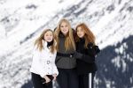 Lech 25 februari 2020
Fotouurtje Koninklijke familie. Aanwezig Koning Willem Alexander Koningin Maxima Prinses Amalia Alexia Ariane Prinses Beatrix Prins Constantijn Prinses laurentien Gravin Eloise Graaf Claus Casimir en Gravin Leonore .