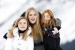 Lech 25 februari 2020
Fotouurtje Koninklijke familie. Aanwezig Koning Willem Alexander Koningin Maxima Prinses Amalia Alexia Ariane Prinses Beatrix Prins Constantijn Prinses laurentien Gravin Eloise Graaf Claus Casimir en Gravin Leonore .