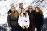 Lech 25 februari 2020
Fotouurtje Koninklijke familie. Aanwezig Koning Willem Alexander Koningin Maxima Prinses Amalia Alexia Ariane Prinses Beatrix Prins Constantijn Prinses laurentien Gravin Eloise Graaf Claus Casimir en Gravin Leonore .