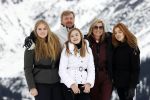 Lech 25 februari 2020
Fotouurtje Koninklijke familie. Aanwezig Koning Willem Alexander Koningin Maxima Prinses Amalia Alexia Ariane Prinses Beatrix Prins Constantijn Prinses laurentien Gravin Eloise Graaf Claus Casimir en Gravin Leonore .