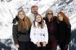 Lech 25 februari 2020
Fotouurtje Koninklijke familie. Aanwezig Koning Willem Alexander Koningin Maxima Prinses Amalia Alexia Ariane Prinses Beatrix Prins Constantijn Prinses laurentien Gravin Eloise Graaf Claus Casimir en Gravin Leonore .
