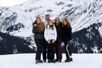 Lech 25 februari 2020
Fotouurtje Koninklijke familie. Aanwezig Koning Willem Alexander Koningin Maxima Prinses Amalia Alexia Ariane Prinses Beatrix Prins Constantijn Prinses laurentien Gravin Eloise Graaf Claus Casimir en Gravin Leonore .