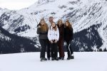 Lech 25 februari 2020
Fotouurtje Koninklijke familie. Aanwezig Koning Willem Alexander Koningin Maxima Prinses Amalia Alexia Ariane Prinses Beatrix Prins Constantijn Prinses laurentien Gravin Eloise Graaf Claus Casimir en Gravin Leonore .