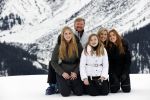 Lech 25 februari 2020
Fotouurtje Koninklijke familie. Aanwezig Koning Willem Alexander Koningin Maxima Prinses Amalia Alexia Ariane Prinses Beatrix Prins Constantijn Prinses laurentien Gravin Eloise Graaf Claus Casimir en Gravin Leonore .