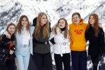 Lech 25 februari 2020
Fotouurtje Koninklijke familie. Aanwezig Koning Willem Alexander Koningin Maxima Prinses Amalia Alexia Ariane Prinses Beatrix Prins Constantijn Prinses laurentien Gravin Eloise Graaf Claus Casimir en Gravin Leonore .