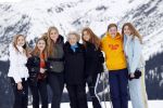 Lech 25 februari 2020
Fotouurtje Koninklijke familie. Aanwezig Koning Willem Alexander Koningin Maxima Prinses Amalia Alexia Ariane Prinses Beatrix Prins Constantijn Prinses laurentien Gravin Eloise Graaf Claus Casimir en Gravin Leonore .