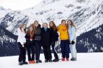 Lech 25 februari 2020
Fotouurtje Koninklijke familie. Aanwezig Koning Willem Alexander Koningin Maxima Prinses Amalia Alexia Ariane Prinses Beatrix Prins Constantijn Prinses laurentien Gravin Eloise Graaf Claus Casimir en Gravin Leonore .