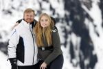 Lech 25 februari 2020
Fotouurtje Koninklijke familie. Aanwezig Koning Willem Alexander Koningin Maxima Prinses Amalia Alexia Ariane Prinses Beatrix Prins Constantijn Prinses laurentien Gravin Eloise Graaf Claus Casimir en Gravin Leonore .