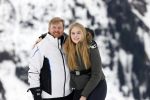 Lech 25 februari 2020
Fotouurtje Koninklijke familie. Aanwezig Koning Willem Alexander Koningin Maxima Prinses Amalia Alexia Ariane Prinses Beatrix Prins Constantijn Prinses laurentien Gravin Eloise Graaf Claus Casimir en Gravin Leonore .