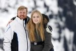 Lech 25 februari 2020
Fotouurtje Koninklijke familie. Aanwezig Koning Willem Alexander Koningin Maxima Prinses Amalia Alexia Ariane Prinses Beatrix Prins Constantijn Prinses laurentien Gravin Eloise Graaf Claus Casimir en Gravin Leonore .