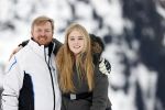Lech 25 februari 2020
Fotouurtje Koninklijke familie. Aanwezig Koning Willem Alexander Koningin Maxima Prinses Amalia Alexia Ariane Prinses Beatrix Prins Constantijn Prinses laurentien Gravin Eloise Graaf Claus Casimir en Gravin Leonore .