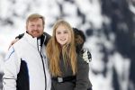 Lech 25 februari 2020
Fotouurtje Koninklijke familie. Aanwezig Koning Willem Alexander Koningin Maxima Prinses Amalia Alexia Ariane Prinses Beatrix Prins Constantijn Prinses laurentien Gravin Eloise Graaf Claus Casimir en Gravin Leonore .