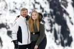 Lech 25 februari 2020
Fotouurtje Koninklijke familie. Aanwezig Koning Willem Alexander Koningin Maxima Prinses Amalia Alexia Ariane Prinses Beatrix Prins Constantijn Prinses laurentien Gravin Eloise Graaf Claus Casimir en Gravin Leonore .