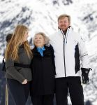 Lech 25 februari 2020
Fotouurtje Koninklijke familie. Aanwezig Koning Willem Alexander Koningin Maxima Prinses Amalia Alexia Ariane Prinses Beatrix Prins Constantijn Prinses laurentien Gravin Eloise Graaf Claus Casimir en Gravin Leonore .