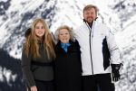Lech 25 februari 2020
Fotouurtje Koninklijke familie. Aanwezig Koning Willem Alexander Koningin Maxima Prinses Amalia Alexia Ariane Prinses Beatrix Prins Constantijn Prinses laurentien Gravin Eloise Graaf Claus Casimir en Gravin Leonore .