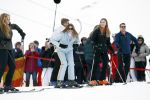 Lech 25 februari 2020
Fotouurtje Koninklijke familie. Aanwezig Koning Willem Alexander Koningin Maxima Prinses Amalia Alexia Ariane Prinses Beatrix Prins Constantijn Prinses laurentien Gravin Eloise Graaf Claus Casimir en Gravin Leonore .