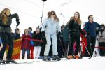 Lech 25 februari 2020
Fotouurtje Koninklijke familie. Aanwezig Koning Willem Alexander Koningin Maxima Prinses Amalia Alexia Ariane Prinses Beatrix Prins Constantijn Prinses laurentien Gravin Eloise Graaf Claus Casimir en Gravin Leonore .