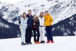 Lech 25 februari 2020
Fotouurtje Koninklijke familie. Aanwezig Koning Willem Alexander Koningin Maxima Prinses Amalia Alexia Ariane Prinses Beatrix Prins Constantijn Prinses laurentien Gravin Eloise Graaf Claus Casimir en Gravin Leonore .