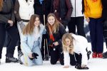 Lech 25 februari 2020
Fotouurtje Koninklijke familie. Aanwezig Koning Willem Alexander Koningin Maxima Prinses Amalia Alexia Ariane Prinses Beatrix Prins Constantijn Prinses laurentien Gravin Eloise Graaf Claus Casimir en Gravin Leonore .