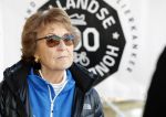Amsterdam 4 februari 2020
Perspresentatie Hollandse 100 voor Lymph&Co op de Jaap Eden schaatsbaan.
Prins Bernahrd jr en Prinses Margriet zijn ook aanwezig.