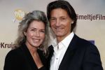 Amsterdam 1 februari 2020
Premiere Kruimeltje in Tuschinski. Rick Engelkes met vriendin Marie Claire Noorlander en haar zoons