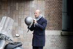 Amsterdam 27 januari 2020
Rob Peters de vriend van Astrid Joosten vertrekt met scooter vanaf Astrid haar huis