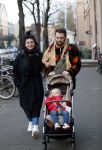 Amsterdam 1 februari 2020
Roxeanne Hazes met vriend Erik Zennes en zoon Fender bij artis.