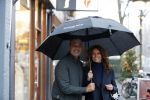 Amsterdam 3 januari 2012
Ruud Gullit en zijn vriendin Karin de Rooij onder paraplu op de cornelis schuytstraat