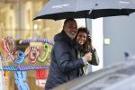Amsterdam 29 februari 2020
Ruud Gulklit met zijn vriendin Karin de Rooy onder paraplu