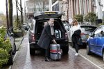 Amsterdam 13 februari 2020
Ruud de Wild en Olcay Gulsen komen met koffers aan bij het huis van Olcay. Olcay was naar istanbul geweest voor opnames en Ruud heeft haar opgehaald op schiphol.