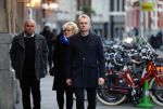 Amsterdam 19 januari 2020
Herdenkingsdienst Martin Elfrink de partner van Andre v Duin die afgelopen maandag overleden is . De Dienst was in het deLamar theater. Paul de Leeuw met partner Stefan Nugter en Simone Kleinsma