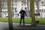 Amsterdam 17 januari 2020
Tom Egbers laat al bellend zijn hond uit