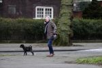 Amsterdam 31 januari 2020
Tom Egbers laat bellend zijn hond uit