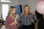 Bussum 3 maart 2020
Opening nieuwe pand en boekpresentatie van Vivian Reijs. Wendy v Dijk ontvangt het eerste boek
