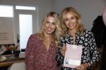 Bussum 3 maart 2020
Opening nieuwe pand en boekpresentatie van Vivian Reijs. Wendy v Dijk ontvangt het eerste boek