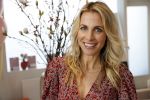 Bussum 3 maart 2020
Opening nieuwe pand en boekpresentatie van Vivian Reijs. Wendy v Dijk ontvangt het eerste boek