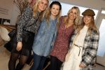 Bussum 3 maart 2020
Opening nieuwe pand en boekpresentatie van Vivian Reijs. Wendy v Dijk ontvangt het eerste boek . Vivian met Jennifer  Ewbank Fleur Mignon en â€¦