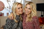 Bussum 3 maart 2020
Opening nieuwe pand en boekpresentatie van Vivian Reijs. Wendy v Dijk ontvangt het eerste boek . Vivian met Fleur Mignon